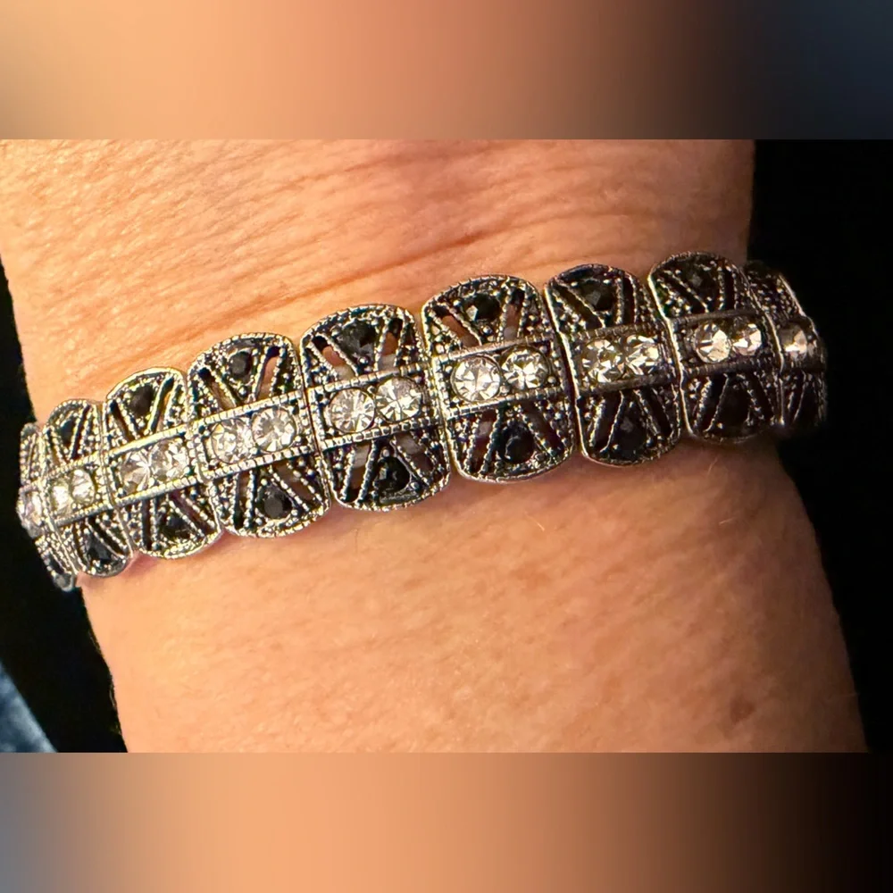 Vintage Silver Tone Rhinestone Stretch Link Bracelet - Picture 2 of 5